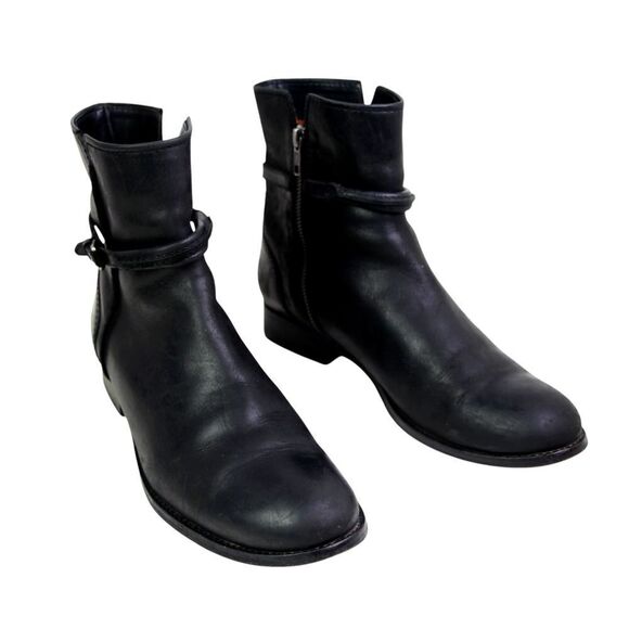 Frye BLACK GENUINE LEATHER LOW HEEL ROUND TOE ZIP SIDE BELTED ANKLE BOOTS Sz 10B - Picture 1 of 14